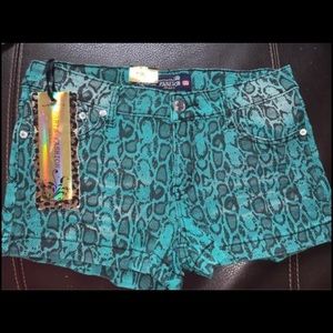 Womens‎ / Juniors Paris Fashion Jeans shorts sz 9 New w/Tags